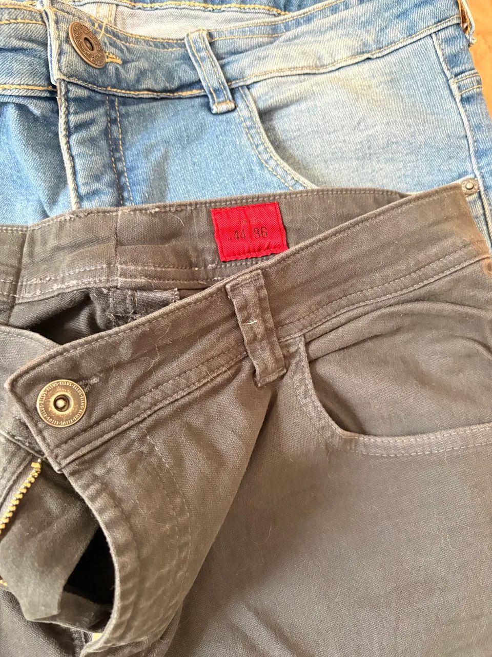 2 calças uma jeans e outra de sarja  - Foto 3
