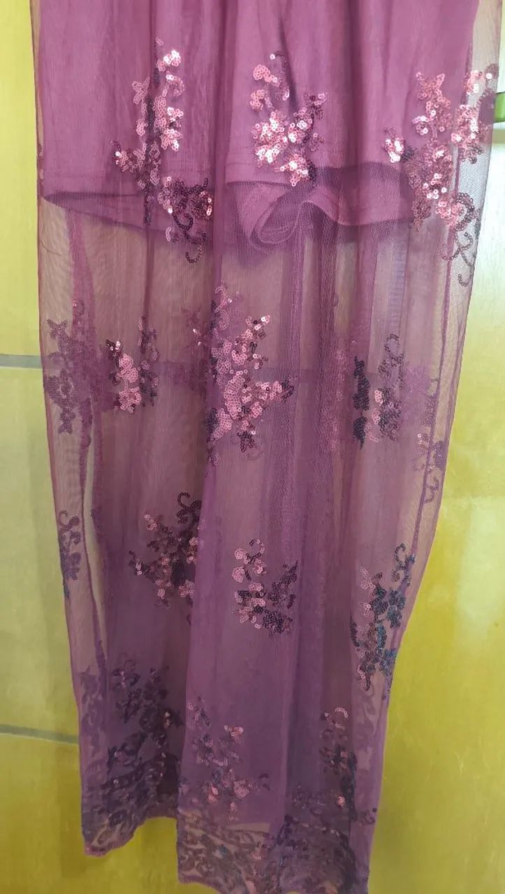 Macacão vermelho em tule com lantejoulas  - Foto 5