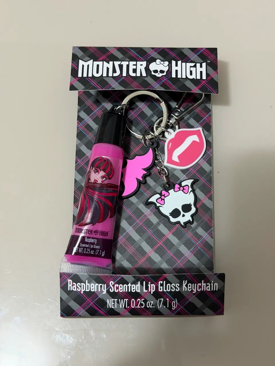 LipGloss Raspberry Hot Topic Monster High Draculaura - Foto 2