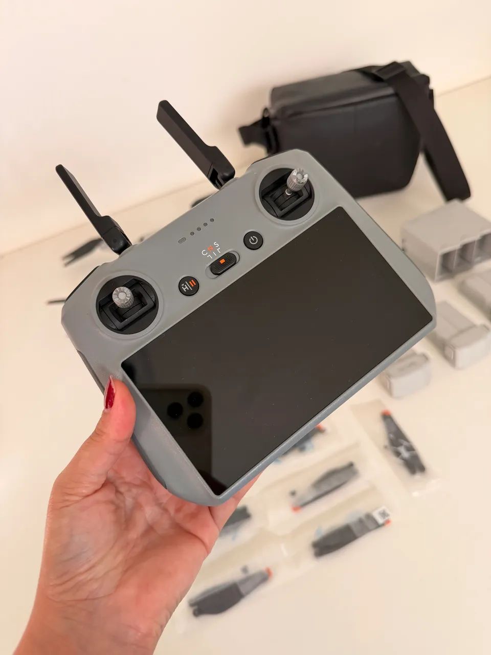 DJI MINI 4 PRO FLY MORE COMBO - SEMI NOVO - Foto 2