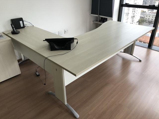 Mesa de Escritório Usada (tamanho grande) - ref.01