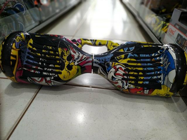 Promoção Skate elétrico bluetooth Rodinhas com leds Novo e