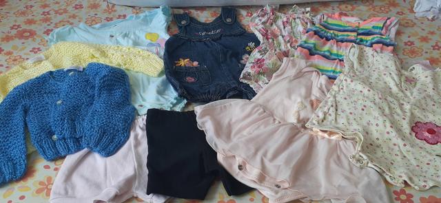 (Feminino)10 peça de roupa + um sapatinho é 2 sandálias tudo isso por apenas 150,00 - Foto 4