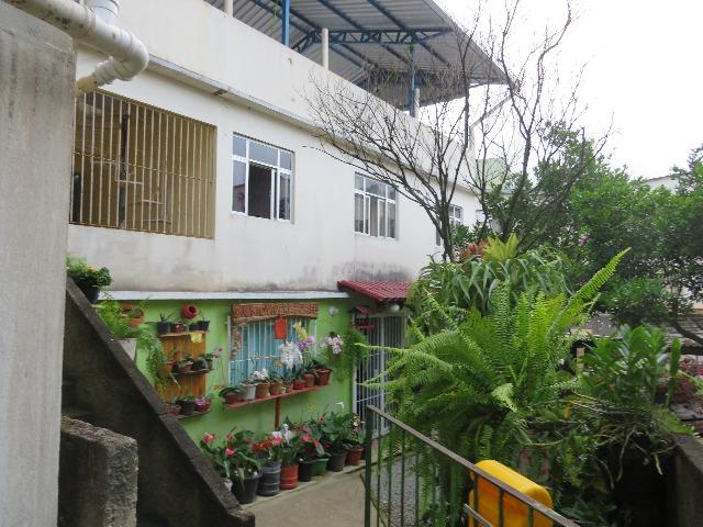 Vendo casa de 2 andares 350,000 no centro de santa maria de jetiba Espirito santo - Foto 8