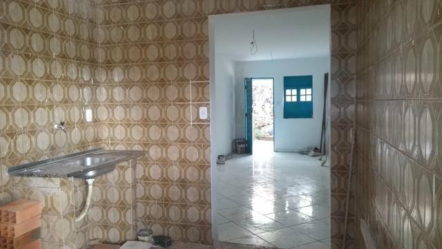 Duas casas + quintal com escritura - Foto 8