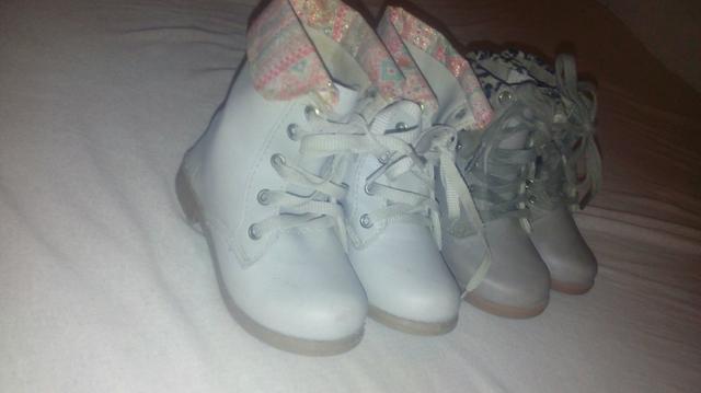Vendo 2 Botinhas infantil