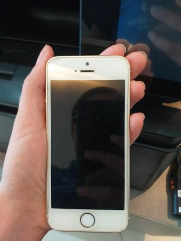 IPhone SE bem conservado!