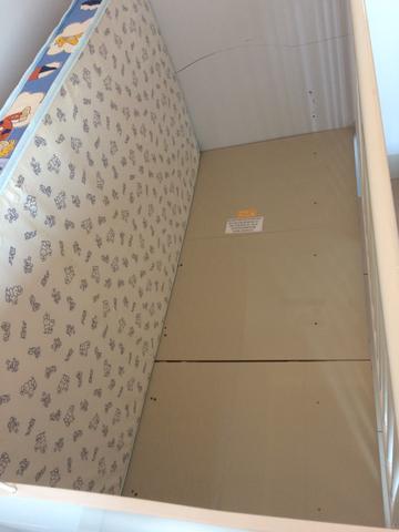 Vendo berço com colchão - Foto 4