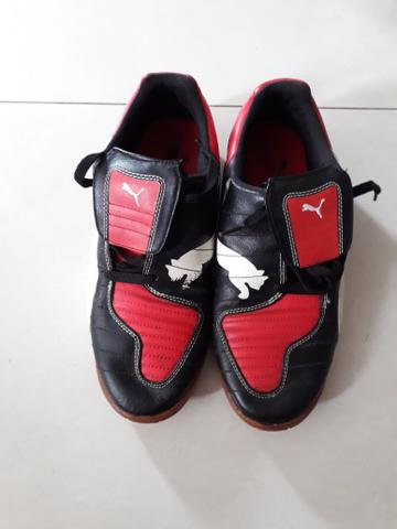 Tênis de Futsal PUMA - Tam 40 - R$ 60,00