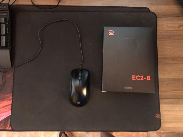 Mouse pad e Mouse Zowie Ec2-B