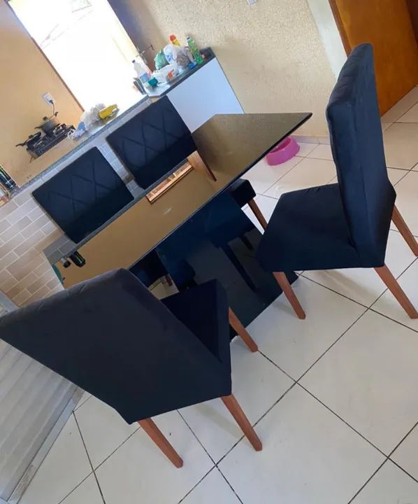 Conjunto Mesa Laca P.R.E.T.A e 4 Cadeiras P.R.O.M.O.Ç.Ã.O