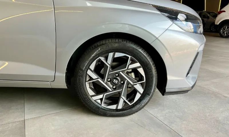 HB20 TGDI COMFORT 2024 8.000KM + AUTOMÁTICO + RODAS + MÍDIA + SENSOR + SEM DETALHES - Foto 5