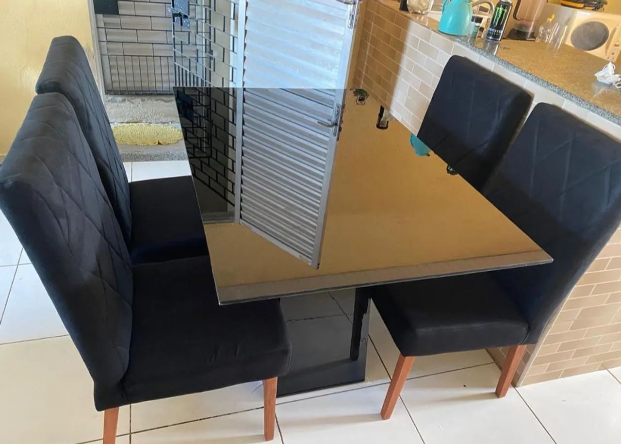 Conjunto Mesa Laca P.R.E.T.A e 4 Cadeiras P.R.O.M.O.Ç.Ã.O - Foto 2
