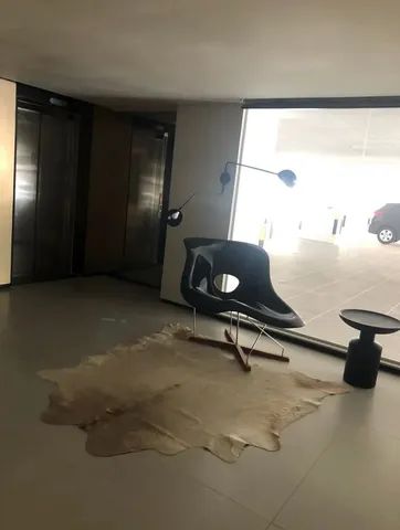 Belíssimo apartamento com varanda à 300 metros da orla de Jatiúca - Foto 2
