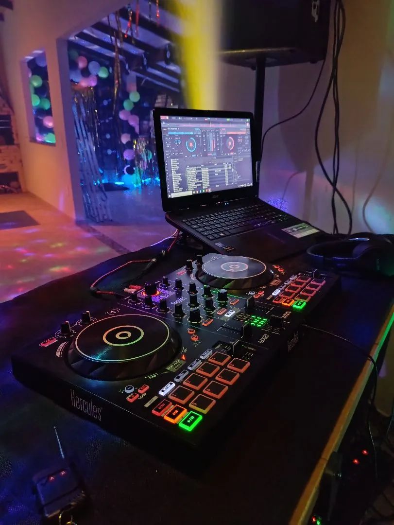 DJ para festa com som e luzes