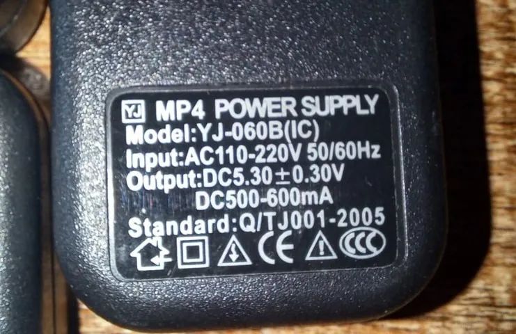 Lote 10 Carregador MP4 YJ-60B - Foto 2