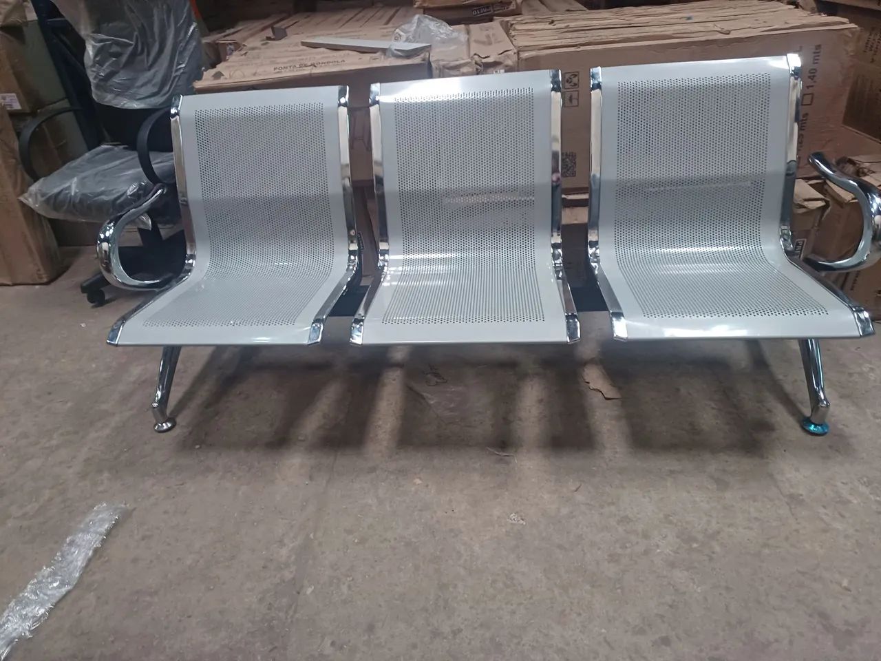 Cadeira longarina de aeroporto 3 lugares.( só novas )Lê a descrição  - Foto 5