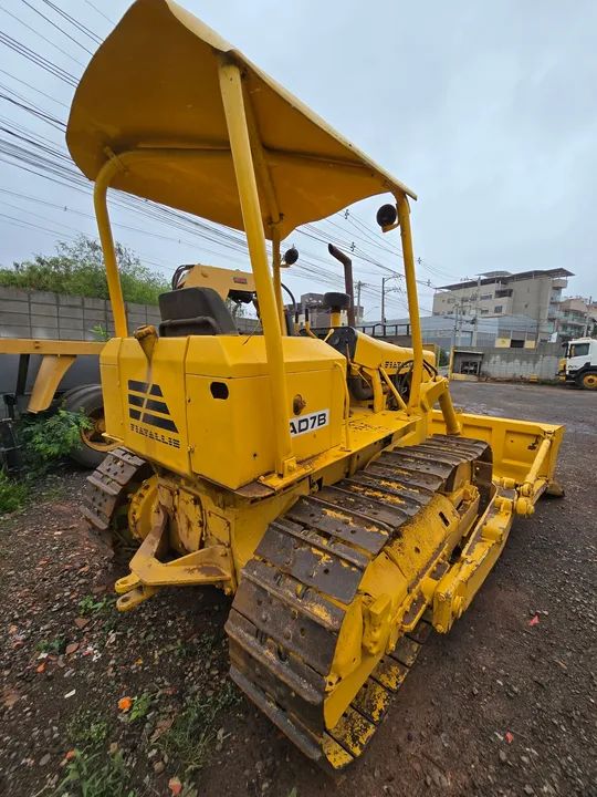 Trator de Esteira Fiatallis AD7B - R$79.990,00 - Foto 2