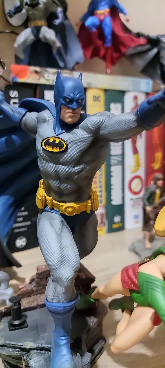 Batman e Robin Deluxe Art Scale 1/10 Série Comics - Iron Studios  - Foto 5
