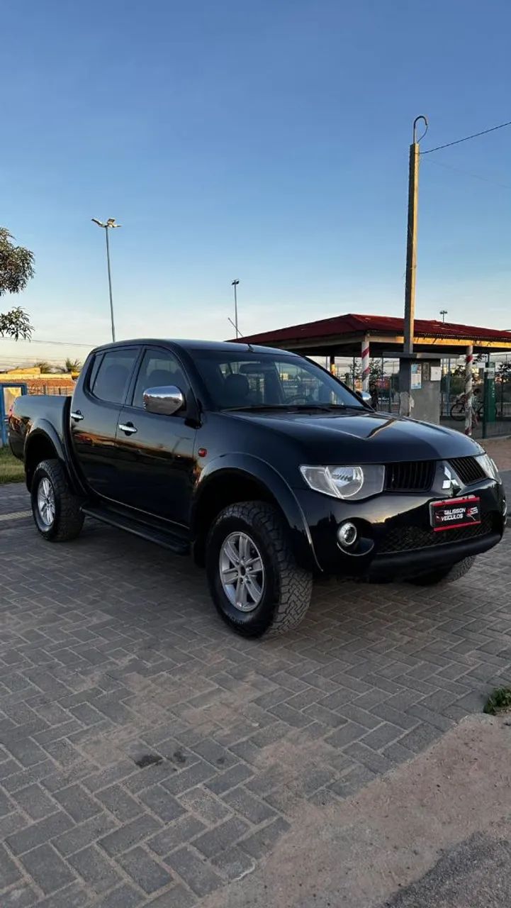 MITSUBISHI TRITON HPE 3.2 A DIESEL 4X4 AUTOMÁTICA 2010 - Foto 4