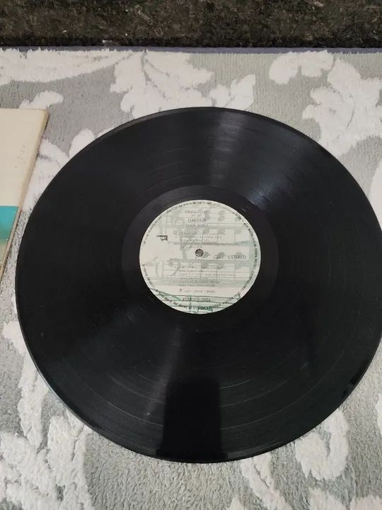 2 Discos de Vinil Clara Nunes Anos 1975 e 1976 - Foto 3