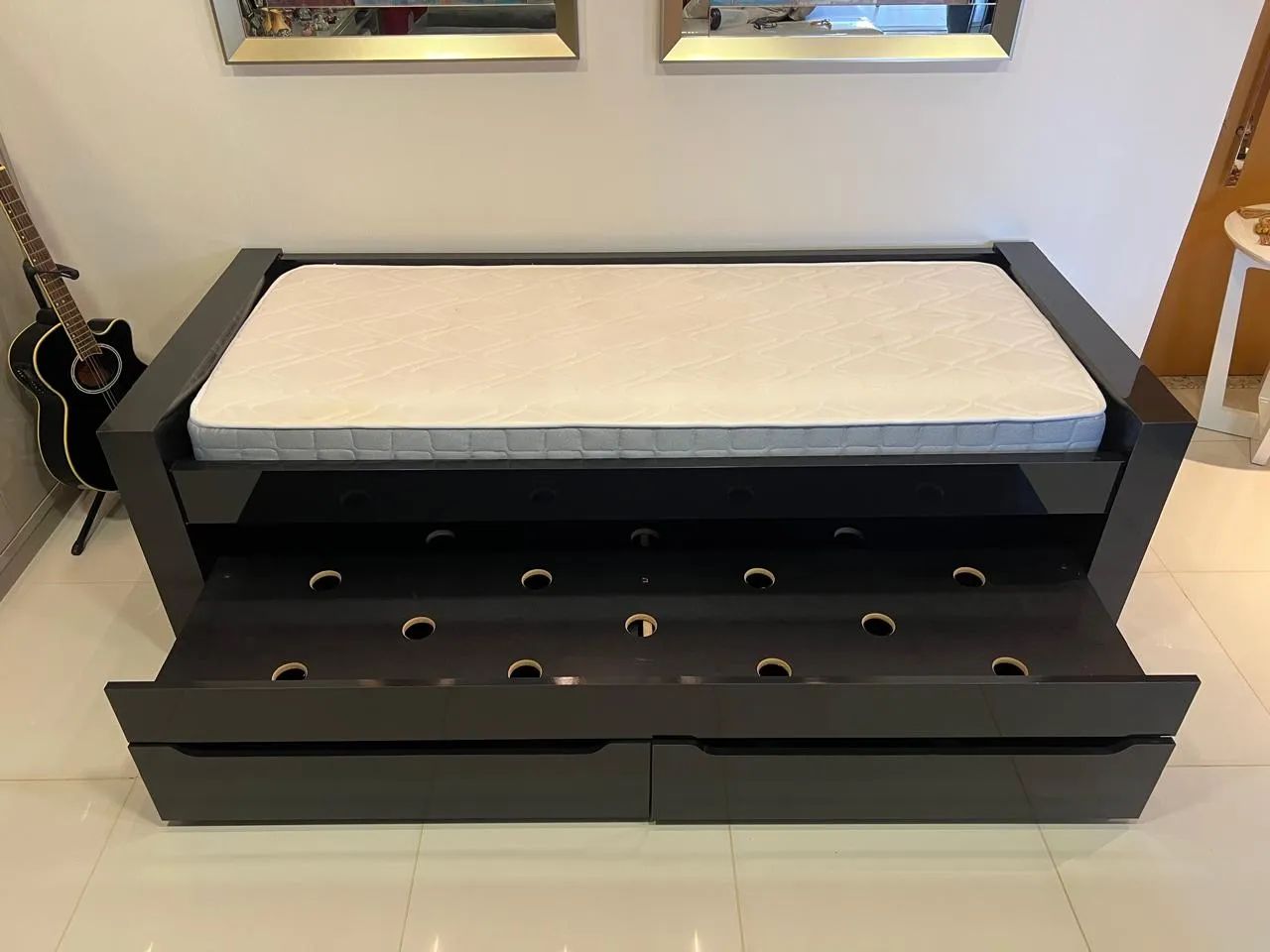 PARA VENDER HOJE - Móvel Evviva com cama auxiliar e gavetas + colchão