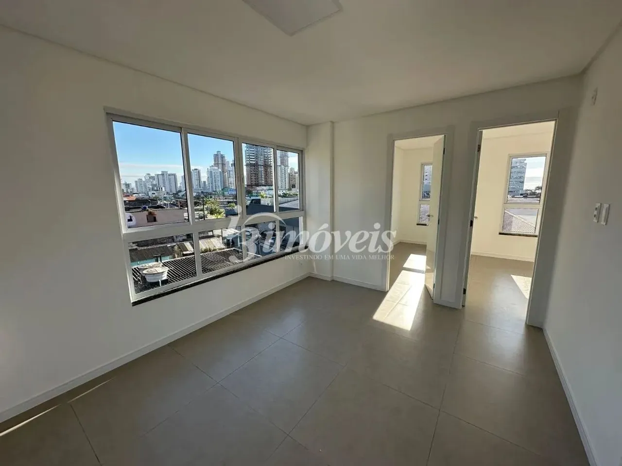 Apartamento para locação anual semimobiliado, 2 quartos, 1 vaga de garagem, no bairro Faze