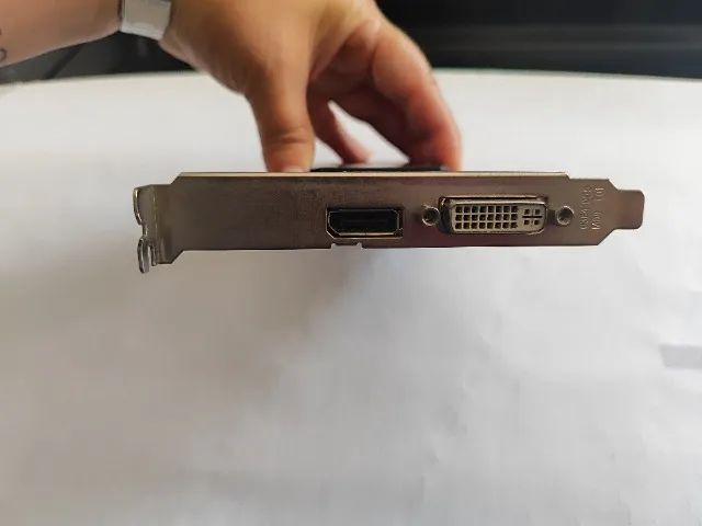 Placa de vídeo nvidia quadro 600 - Foto 3