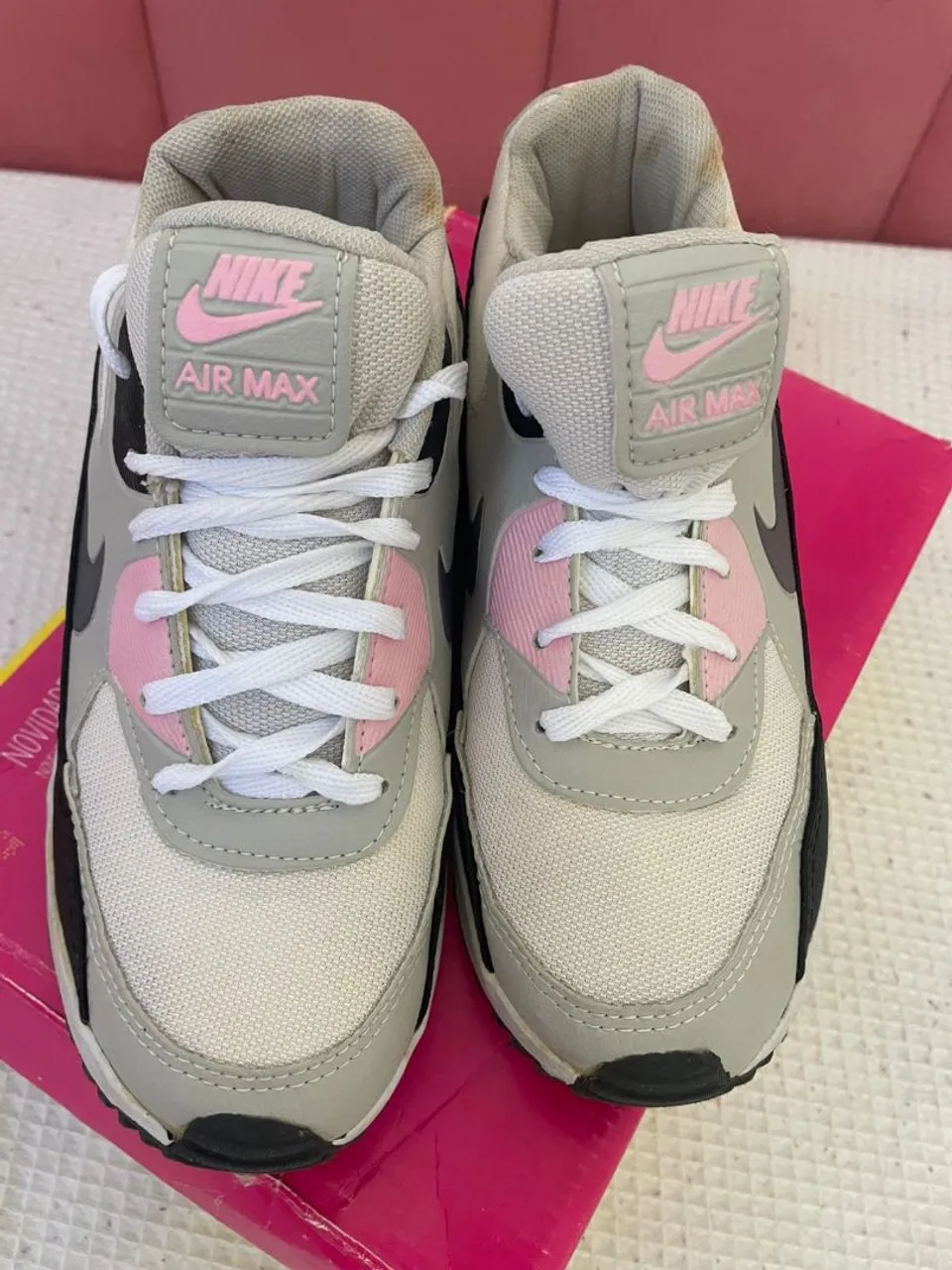 Tênis Nike Air Max 90 - Rosa e Cinza