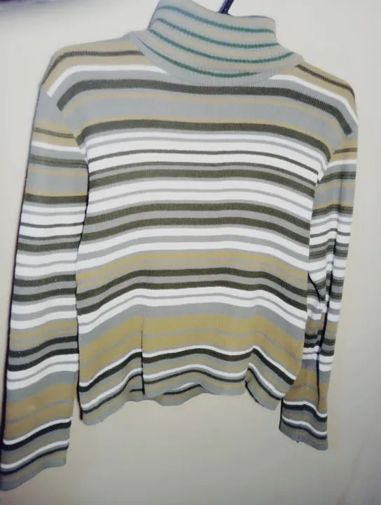 Blusa Gola Alta Listrada Verde M
