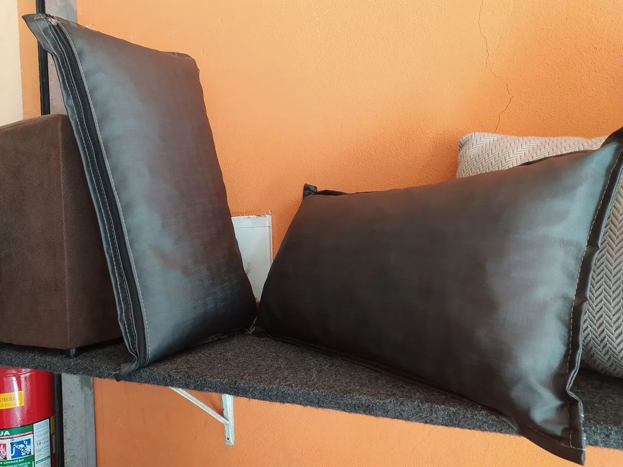 Almofadas decorativas vermelhas - Foto 4
