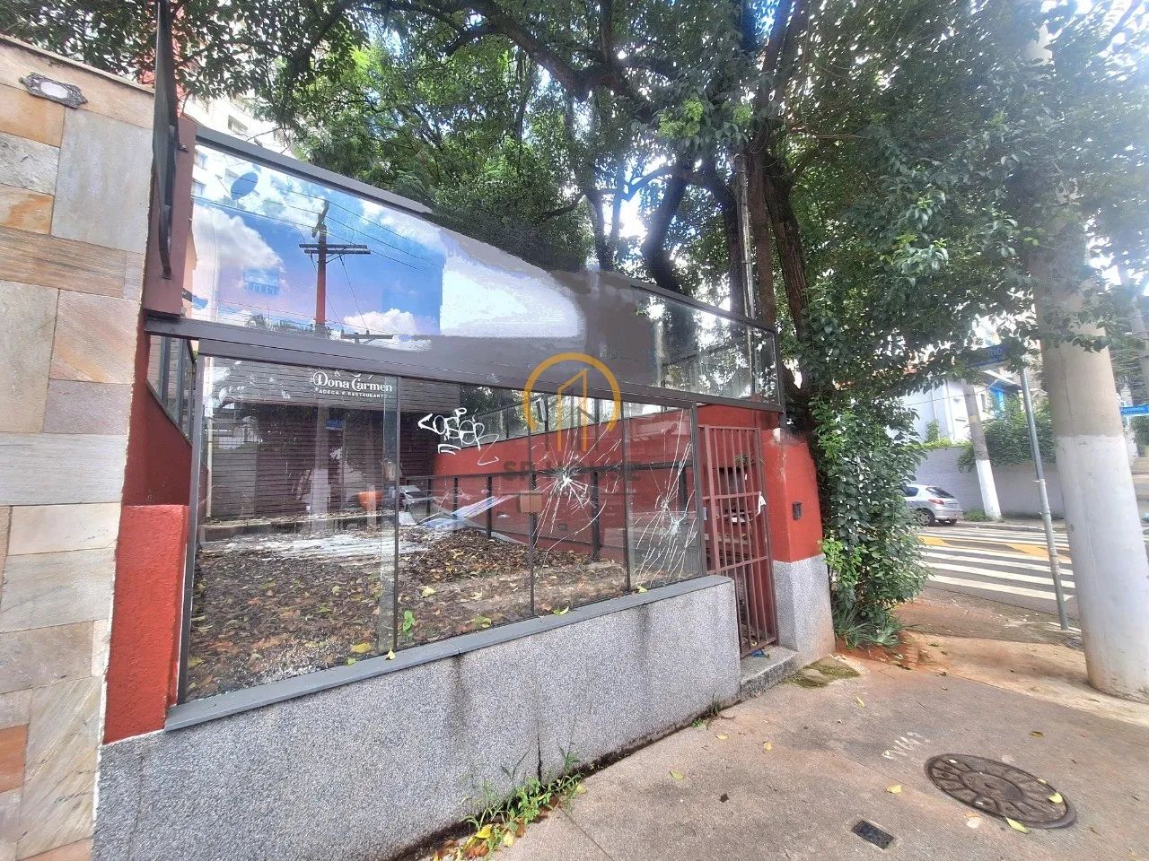 Casa comercial à venda e para locação, 4 salas, 4 banheiros, cozinha industrial com elevad - Foto 2