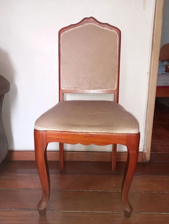 Linda cadeira de madeira  - Foto 5