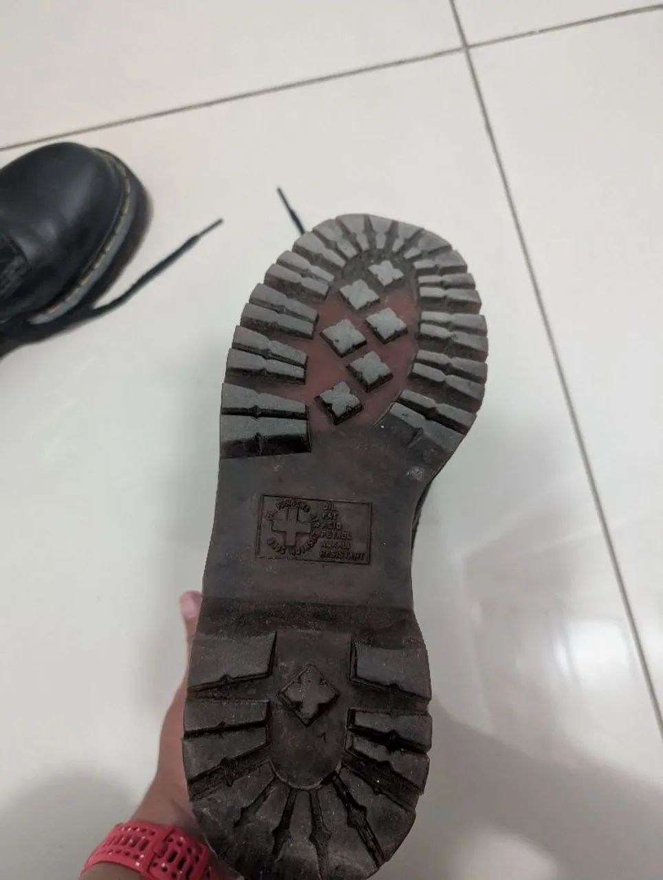 Botas Dr. Martens Preta Couro - Foto 4