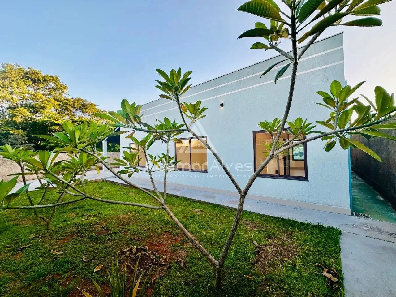 SOLAR DE BRASÍLIA QUADRA 03, JARDIM BOTÃNICO-DF, CASA ESTILO AMERICANO COM BANHEIRO MASTER