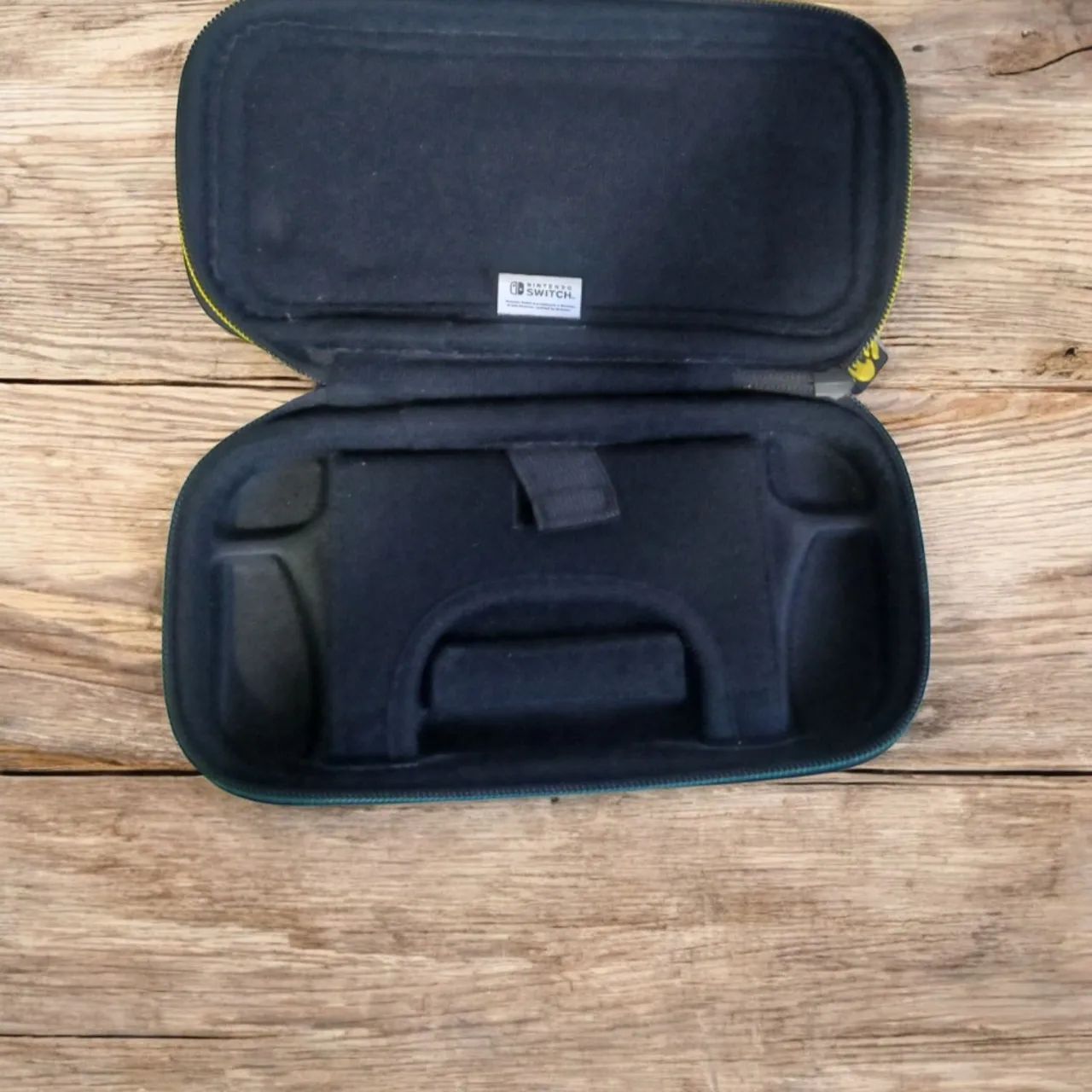 CASE NINTENDO SWITCH LITE -LUIGI'S MANSION 3 - OFICIAL - Foto 5