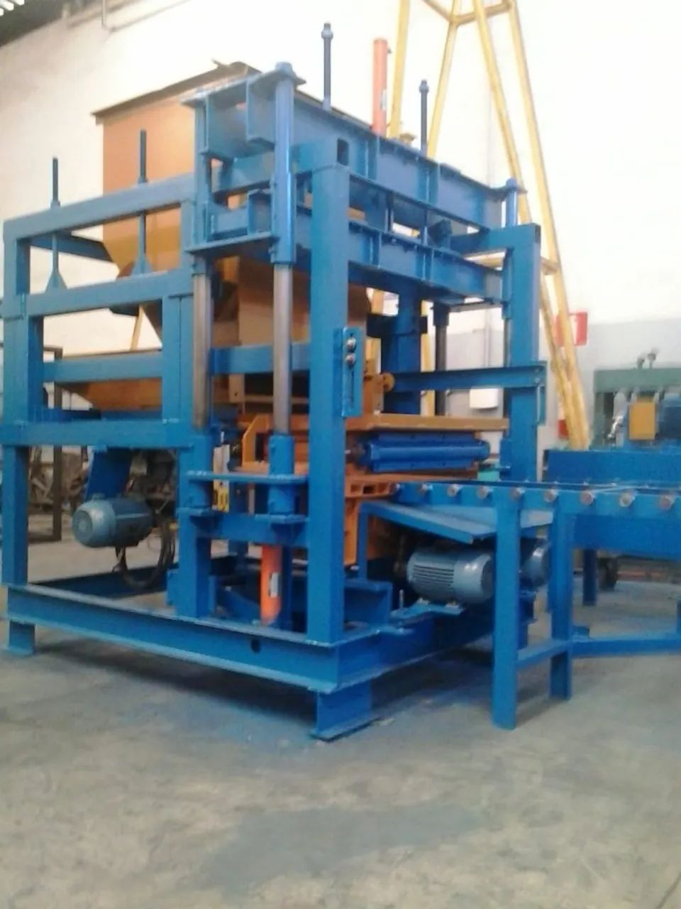 Máquina de Blocos de Concreto hidráulica nova - Foto 2