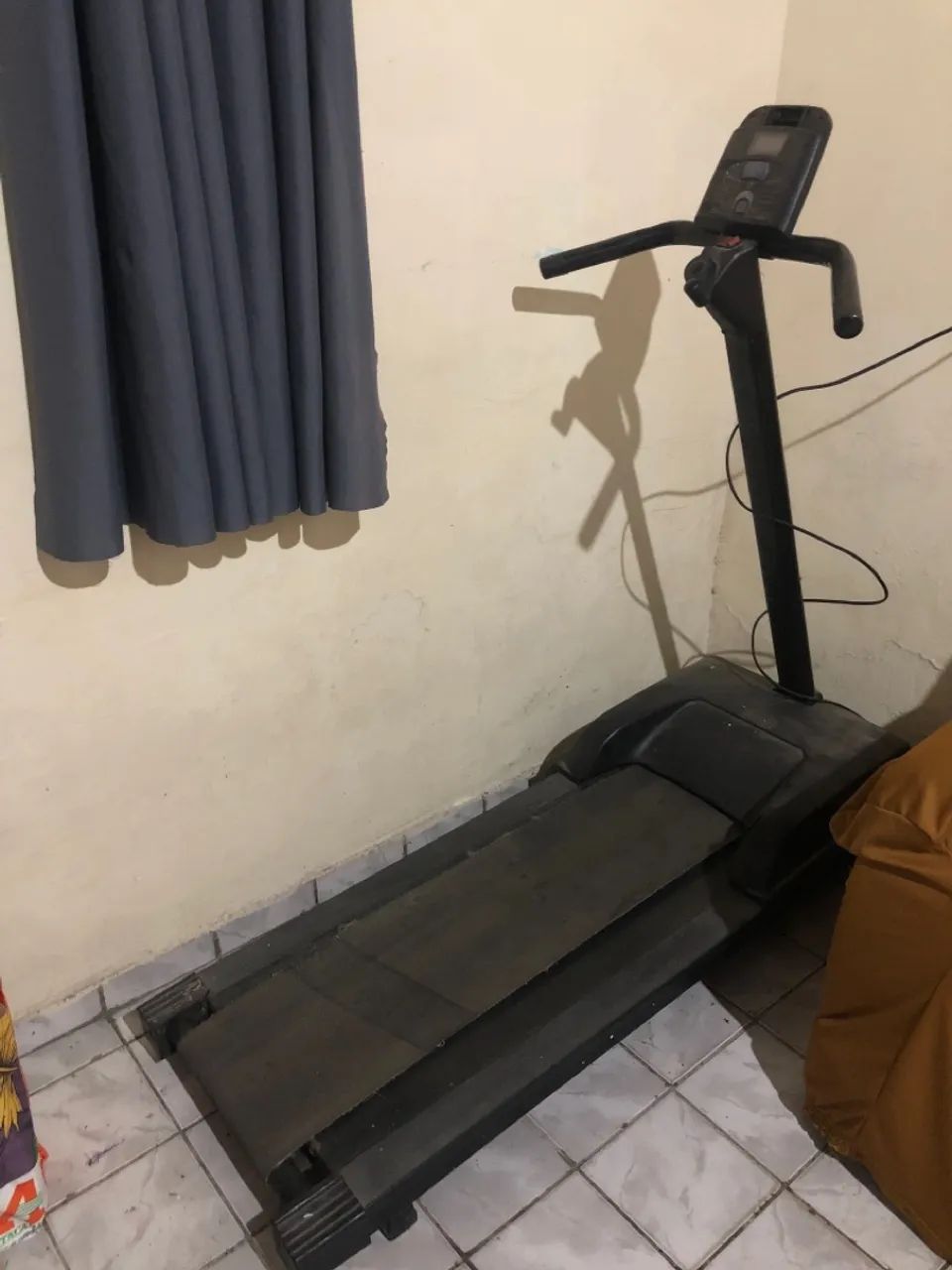 Vendo Esteira de academia 