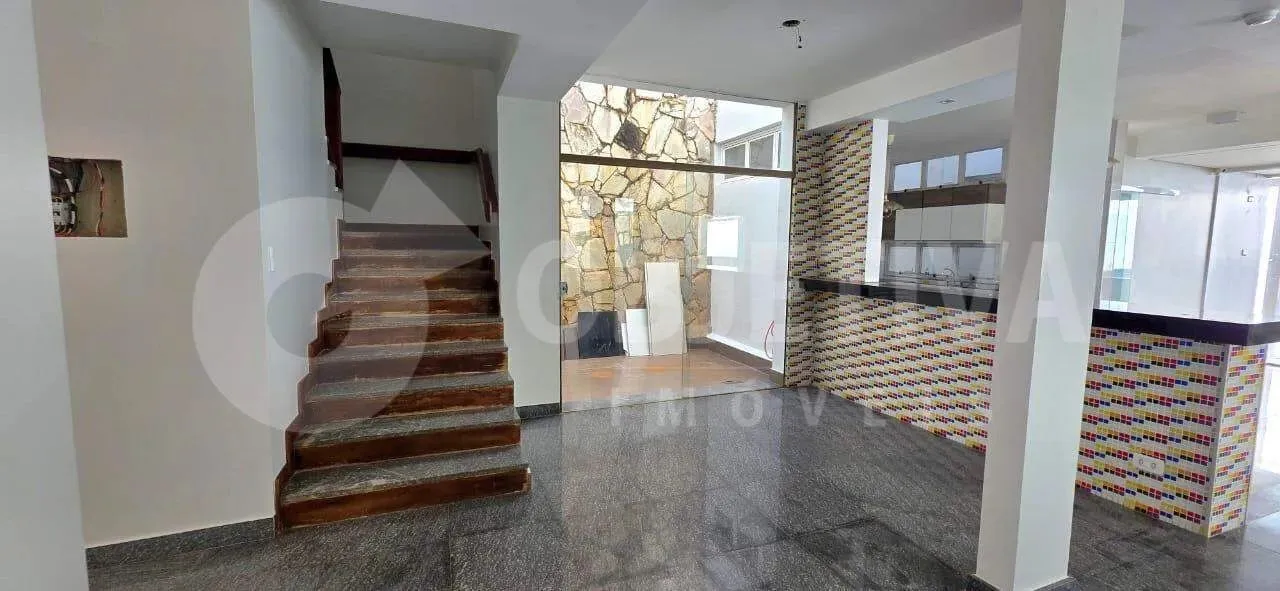Casa para aluguel, 3 quartos, 3 suítes, 3 vagas, Nossa Senhora Aparecida - UBERLANDIA/MG