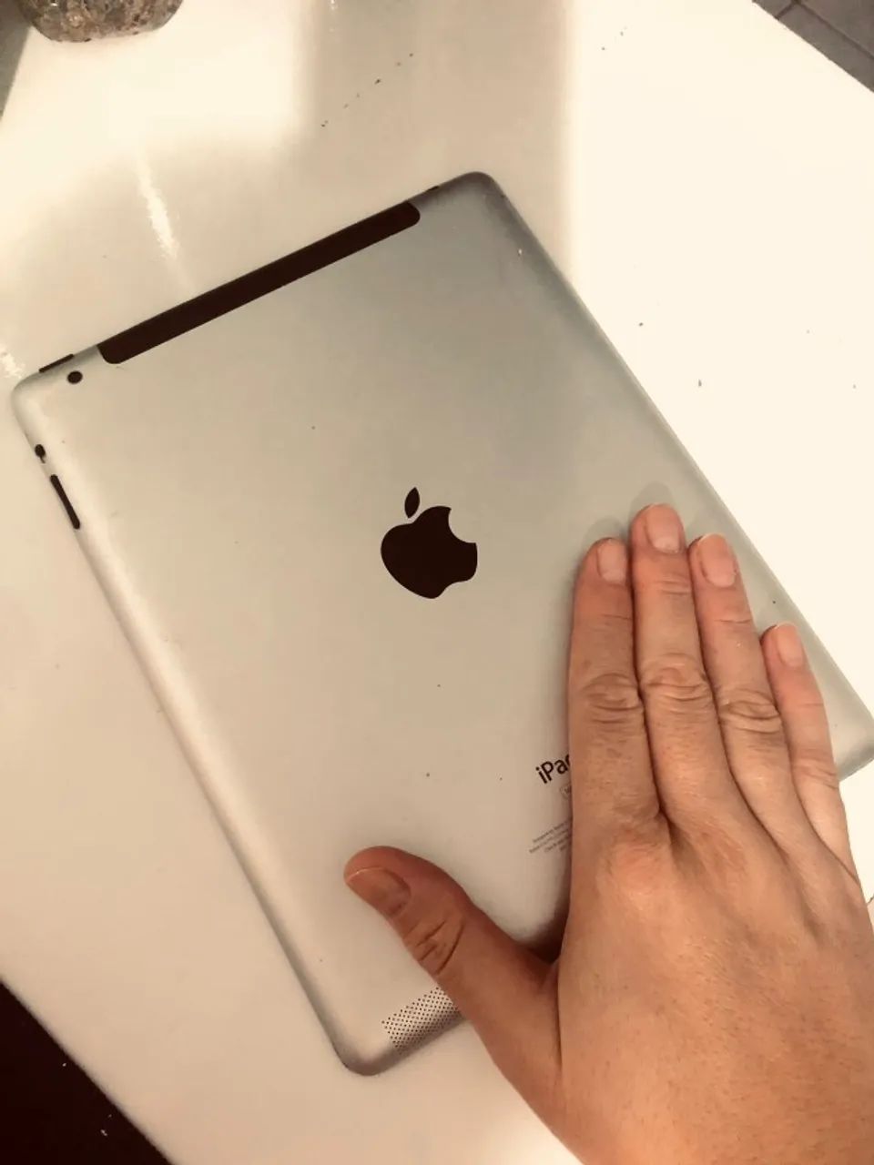 Ipad 2 16gb com capa e carregador - Foto 2