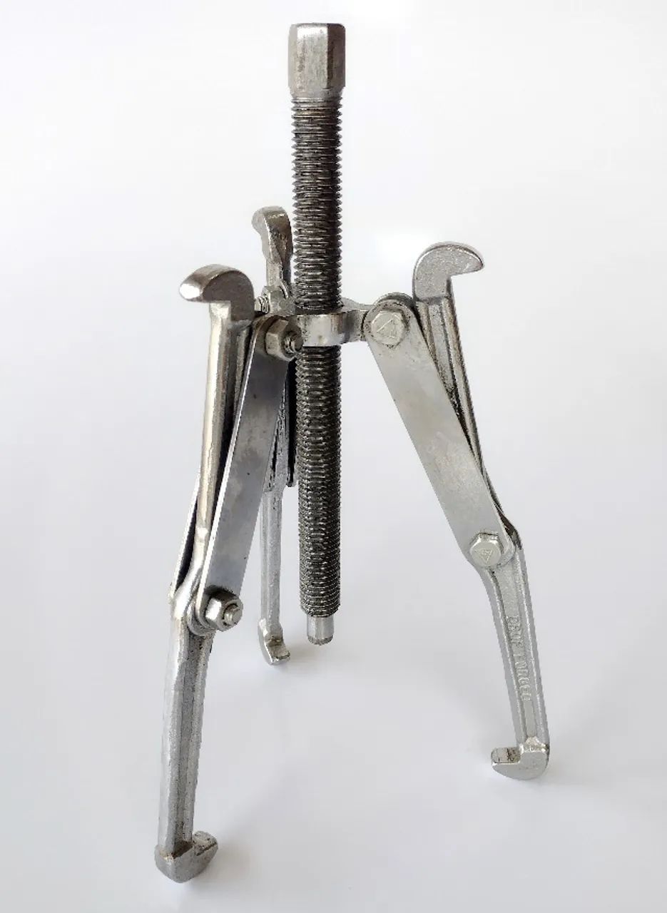 Saca Polia 200mm 3 Garras Reversíveis