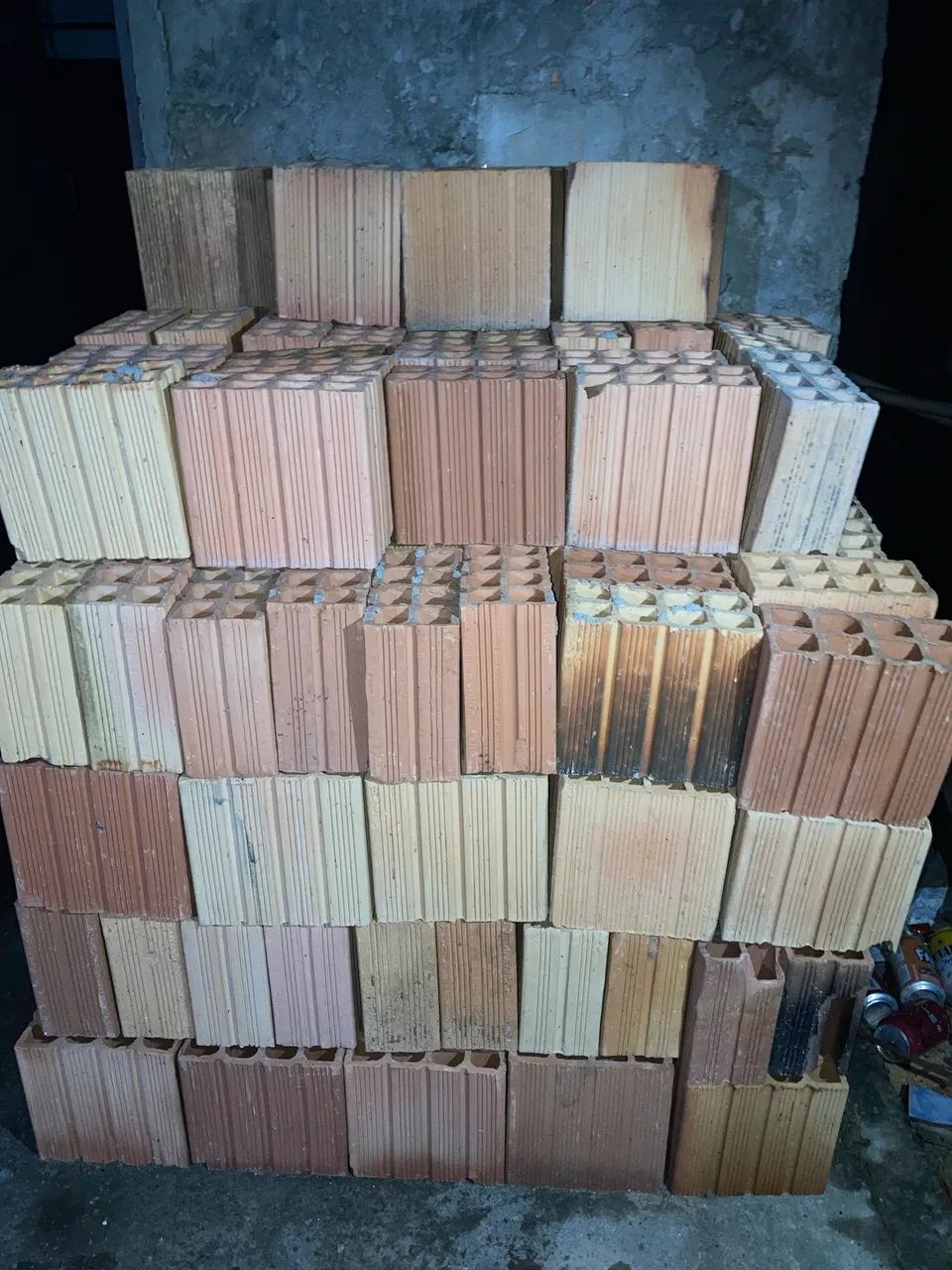 Vende-se tijolos64341593186690122