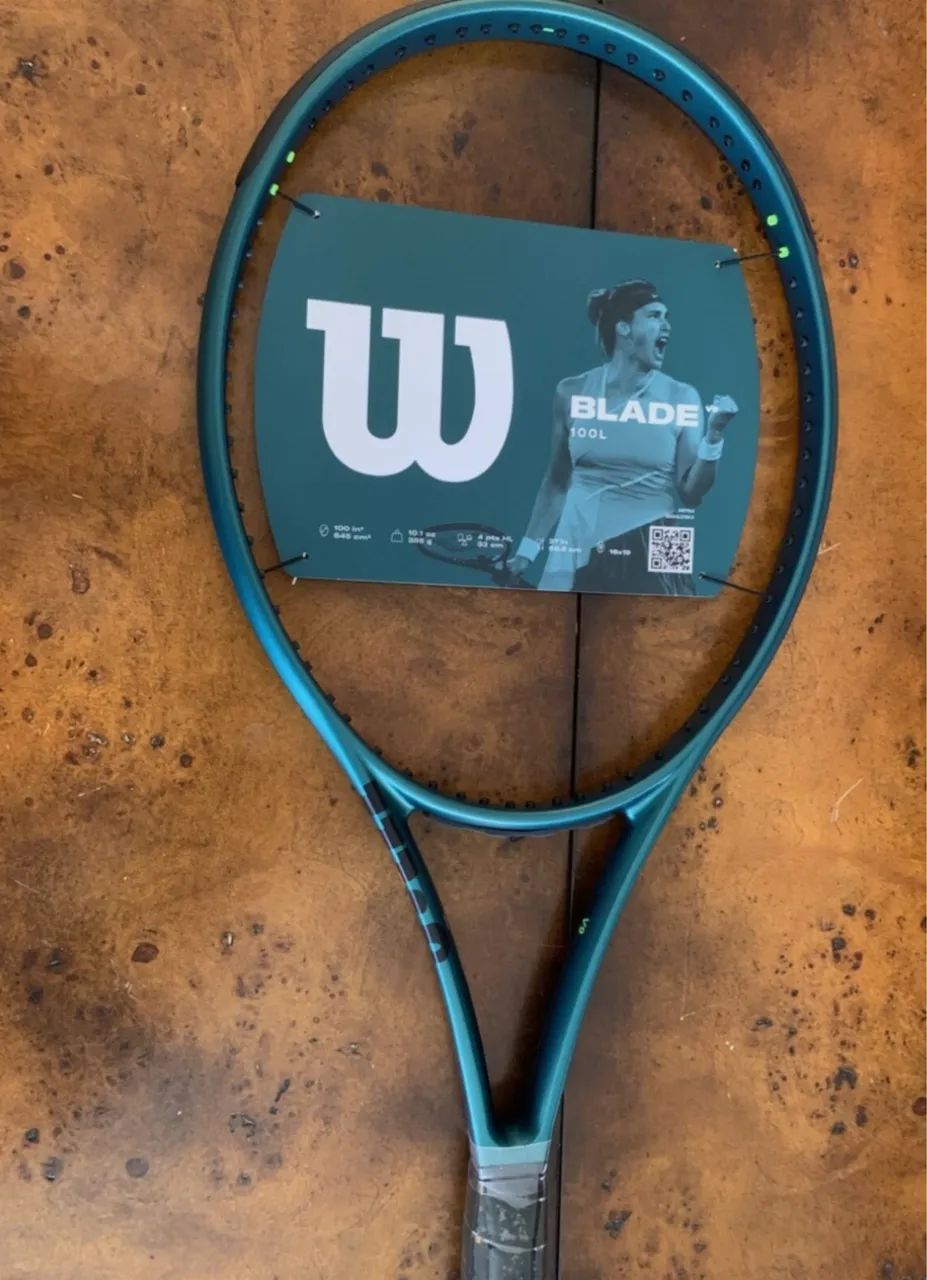 Wilson Blade v9 100L 285g L2 nova! - Esportes de Quadra e Ao Ar