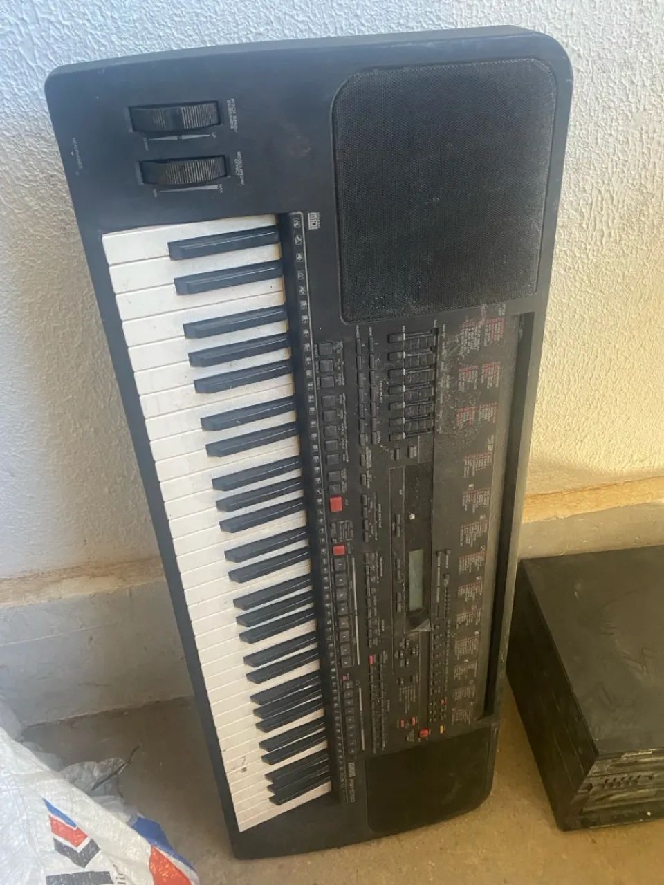 Teclado Yamaha PSR-5700 