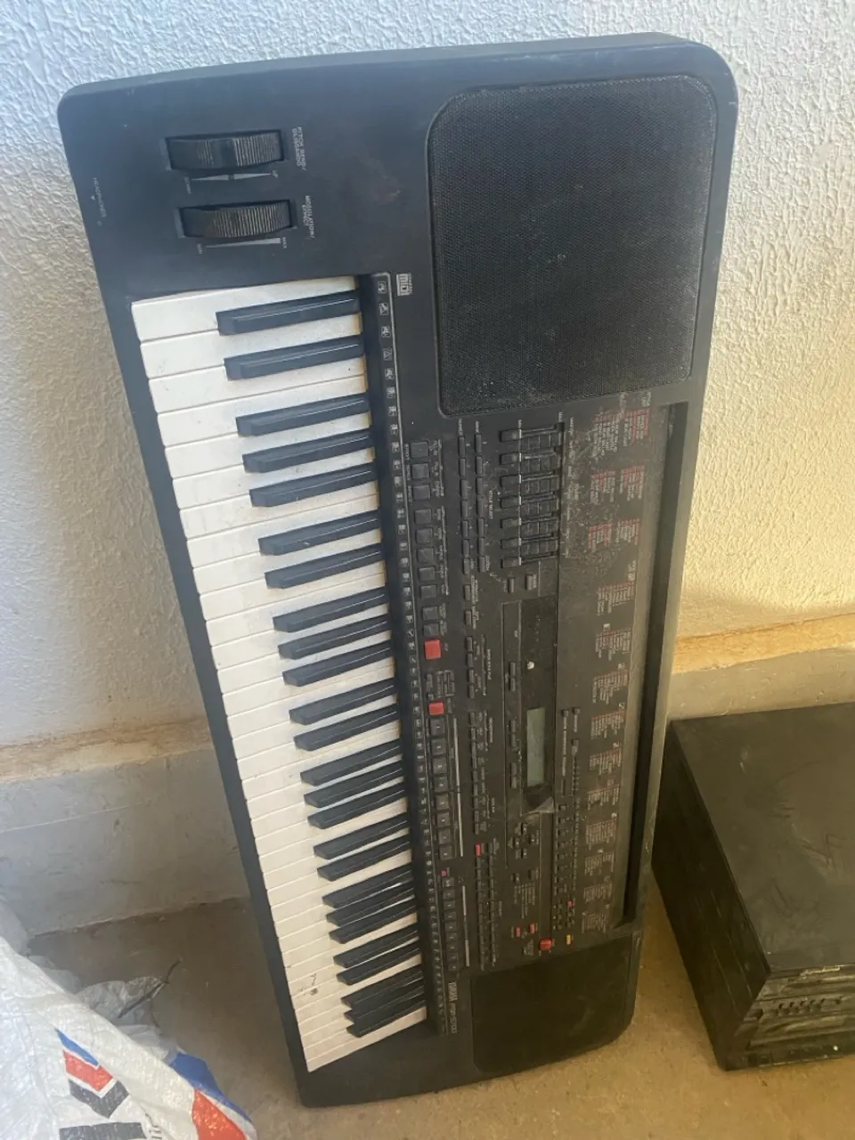 Teclado Yamaha PSR-5700 1.500 reais
