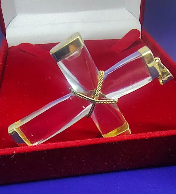 Pingente Ouro 18 Kilates 51 x 37 mm Peso 11.95 Gramas - Foto 2