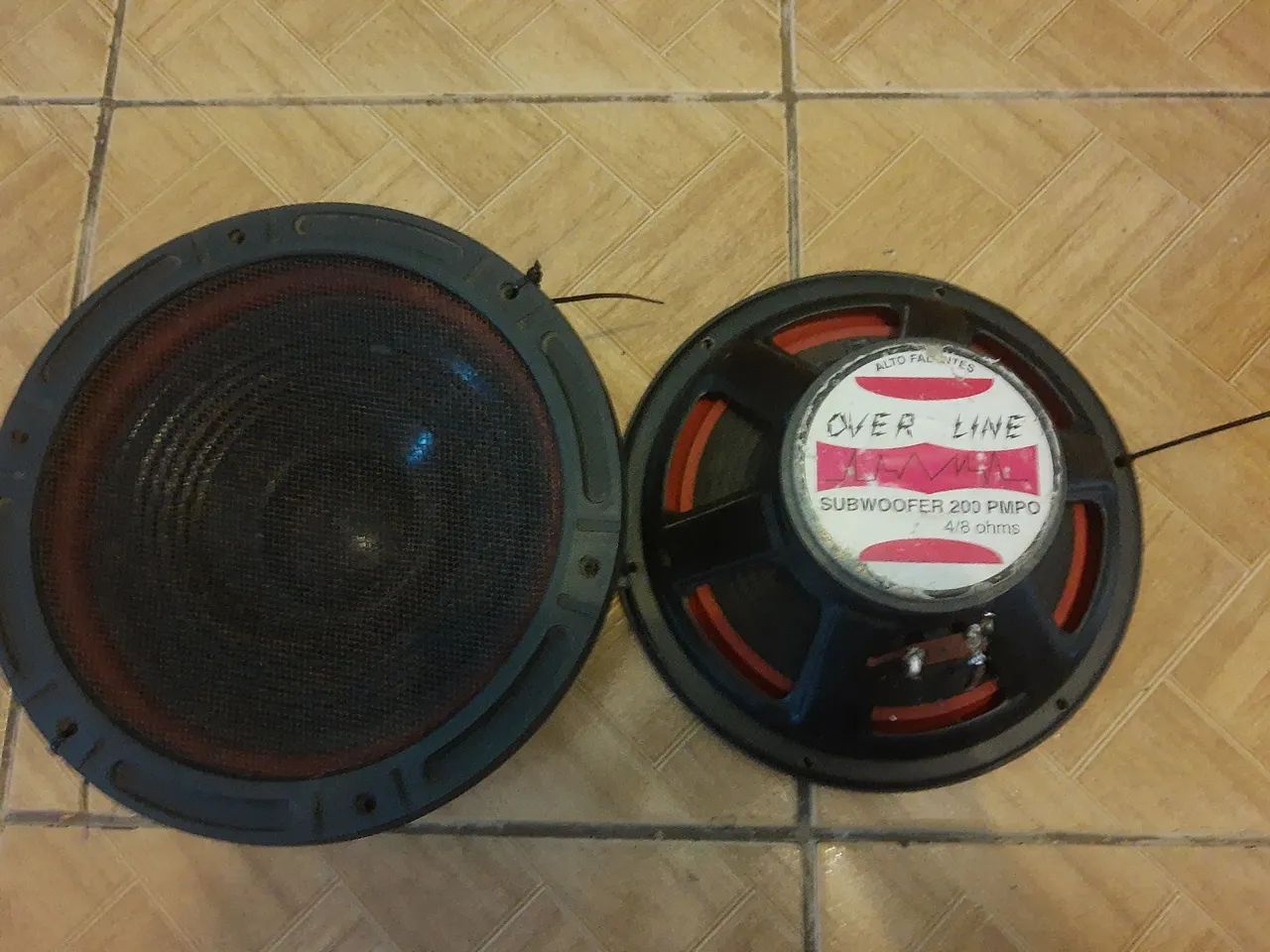 Par de Auto Falantes Subwoofer 200 PMPO 4 Ohms