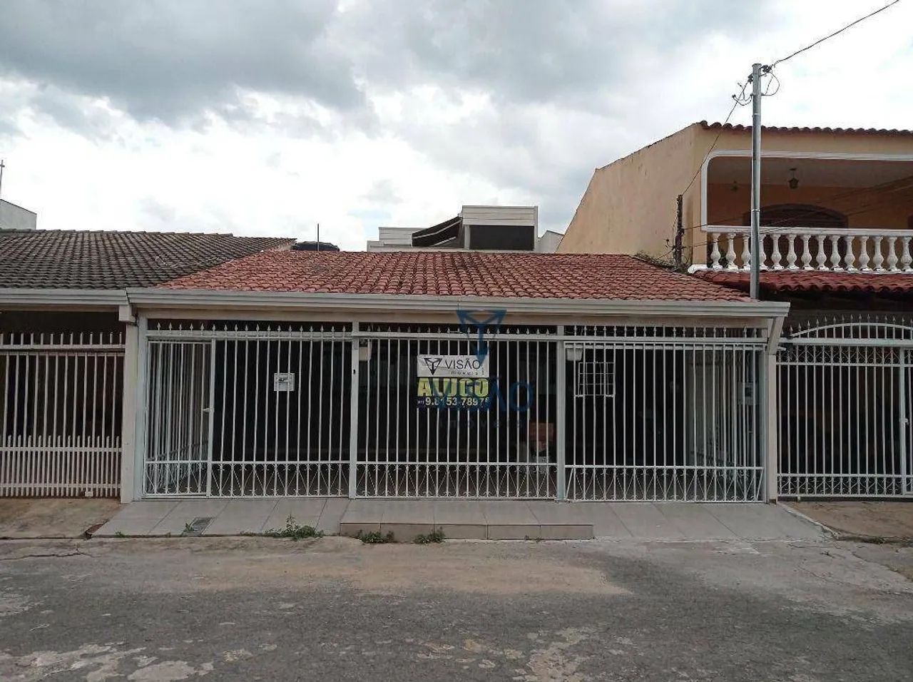 Oportunidade de Locação, Casa 3 Quartos com Suíte na QE 34, Guará II