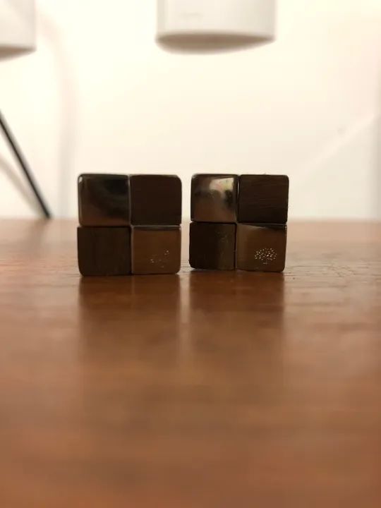 Par de abotoaduras Mulberry em madeira e metal - Foto 2