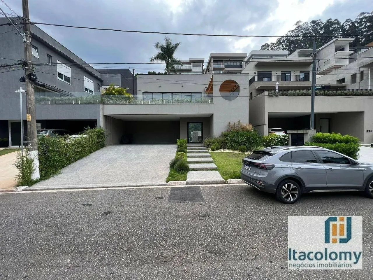 Casa para locação no Alphasitio